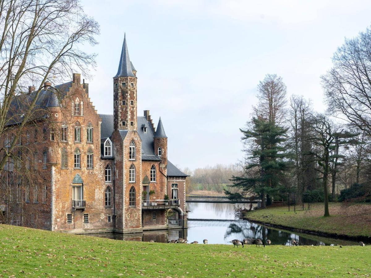 Apartment In Kruibeke At Wissekerke Castle Exteriör bild